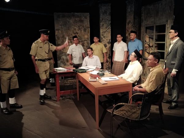 Pementasan Teater “Rusuh”